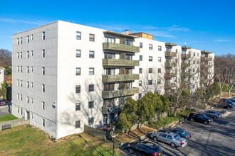 Hampshire House Apartments in Cherry Hill, NJ - Building Photo - Building Photo