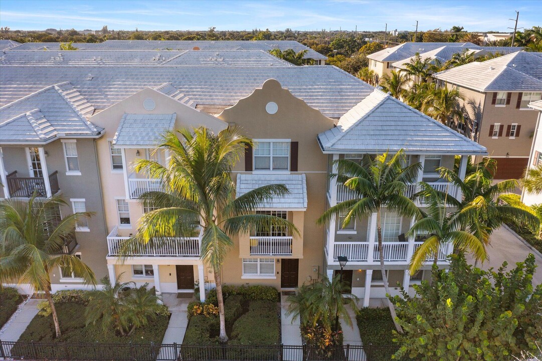 106 SW 1st Ave in Delray Beach, FL - Foto de edificio