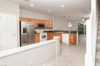 16250 Ravina Way in Naples, FL - Foto de edificio - Building Photo