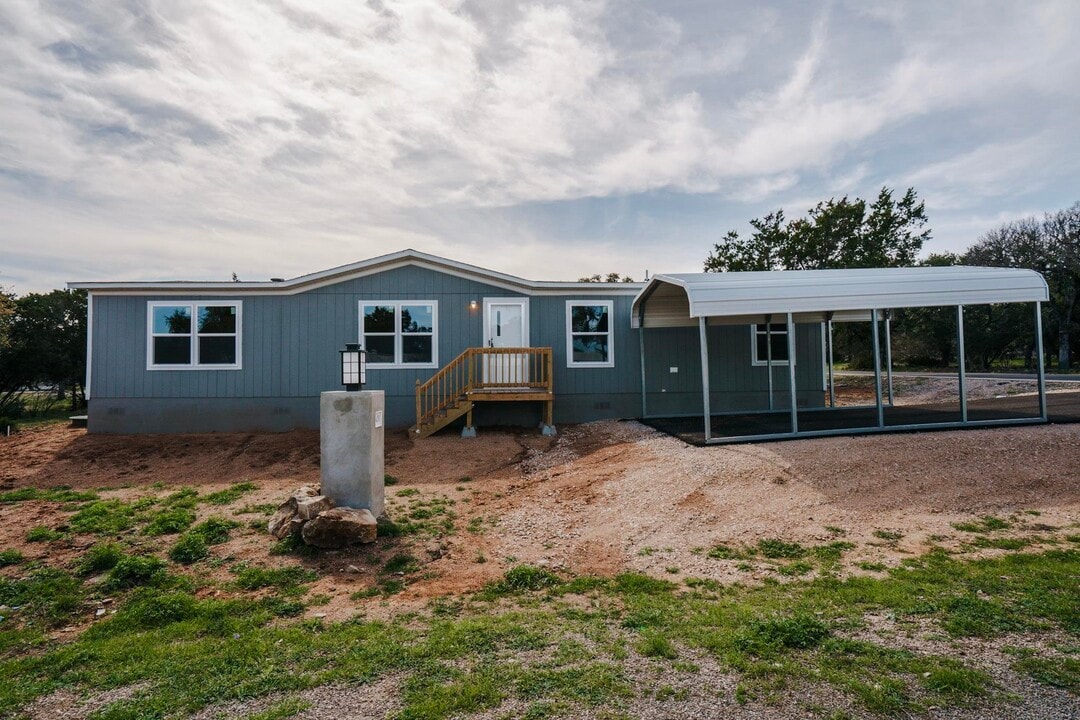 201-218 18th St in Horseshoe Bay, TX - Building Photo