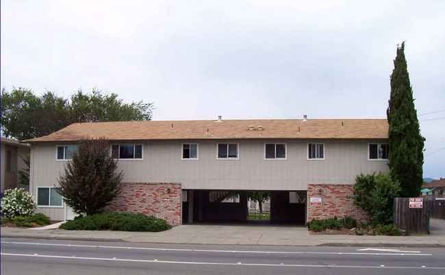 4015 Hoen in Santa Rosa, CA - Building Photo - Building Photo