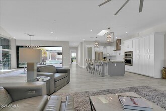 13613 N 76th St in Scottsdale, AZ - Building Photo - Building Photo