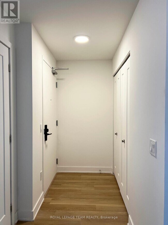 1655 Carling Ave in Ottawa, ON - Building Photo - Building Photo