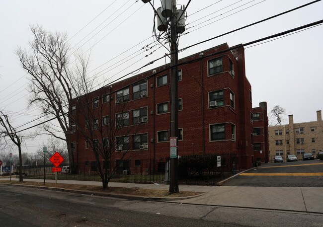 5932 9th St NW in Washington, DC - Building Photo - Building Photo