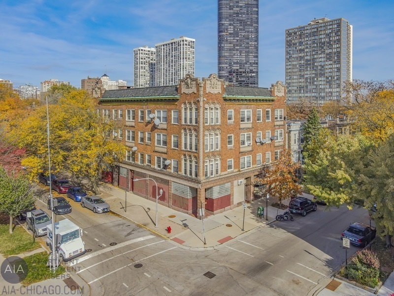 1066 Berwyn Ave in Chicago, IL - Building Photo