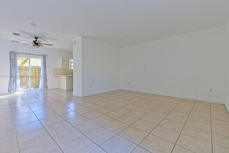 373 NE 26th Pl in Homestead, FL - Building Photo - Building Photo