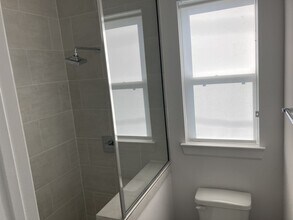 304 Jensen Dr in Houston, TX - Building Photo - Building Photo