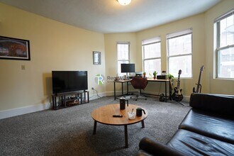 12 Lorraine Ter, Unit 3 in Boston, MA - Building Photo - Building Photo