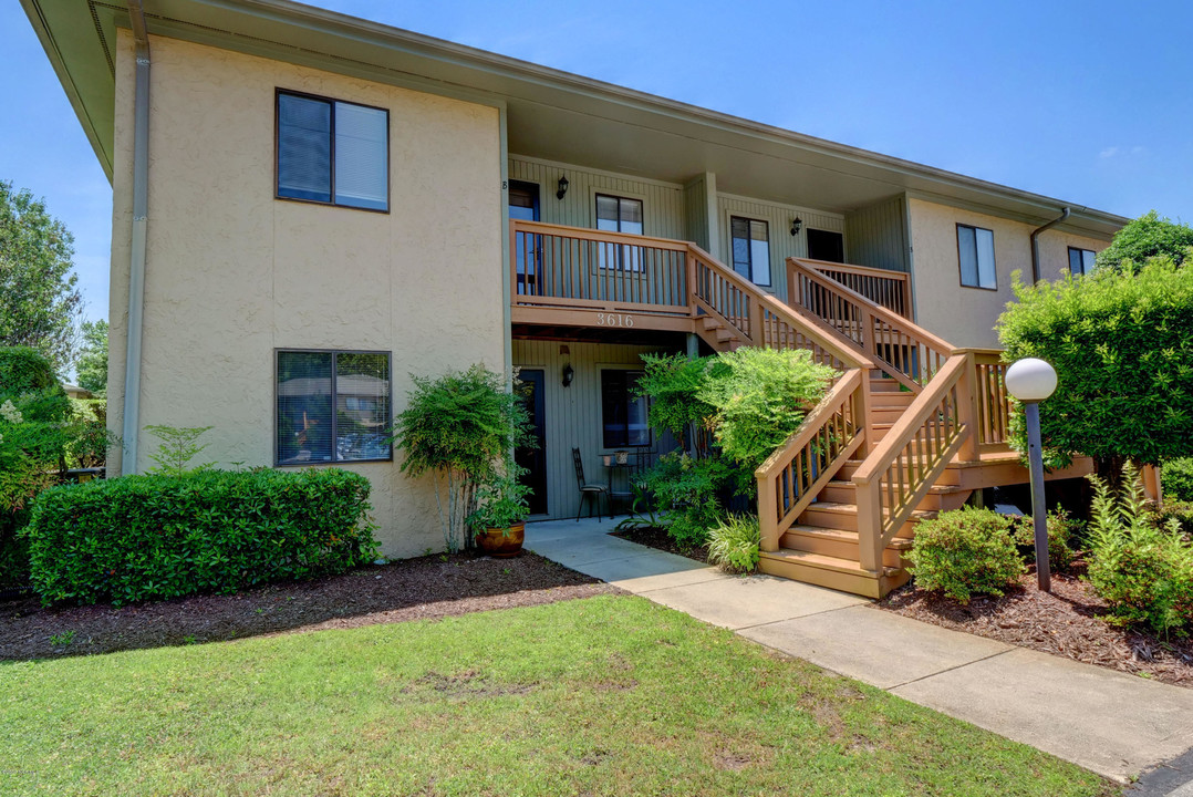 3616 St Johns Ct-Unit -Unit B in Wilmington, NC - Foto de edificio