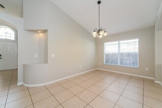 4643 Eagle Peak Dr in Kissimmee, FL - Building Photo - Building Photo