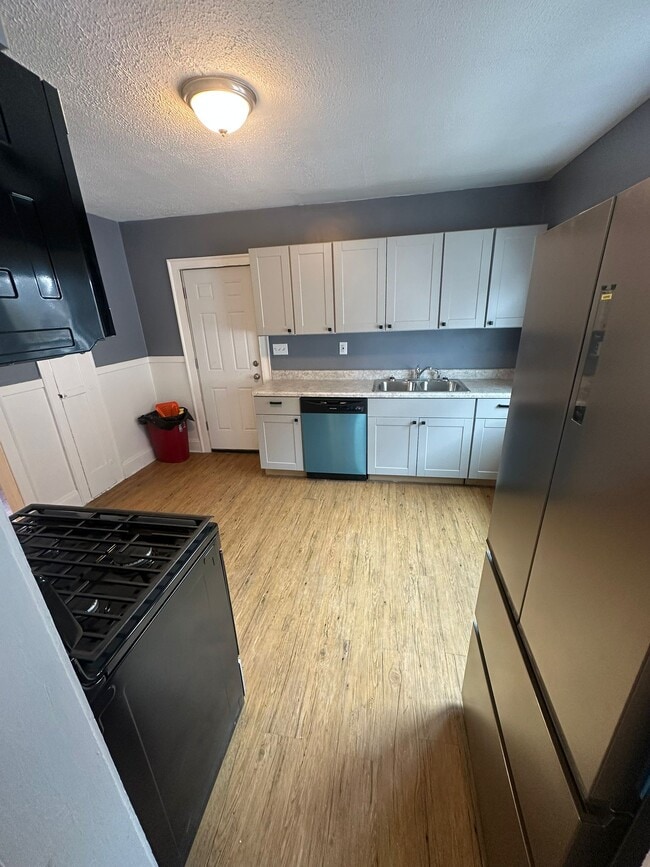 4077 E 139th St, Unit 1