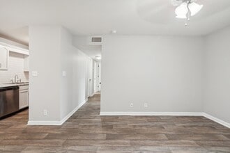 The Reserve at Royster in Clarksville, TN - Foto de edificio - Building Photo