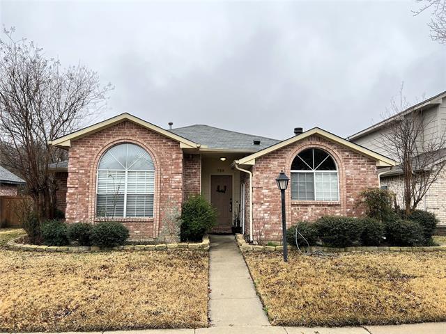 725 Lake Bluff Dr in Flower Mound, TX - Building Photo