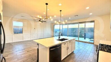 9829 E Kinetic Dr in Mesa, AZ - Building Photo - Building Photo