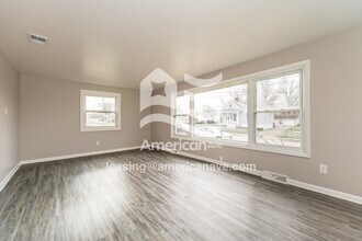 4204 Kugler Mill Rd in Cincinnati, OH - Building Photo - Building Photo