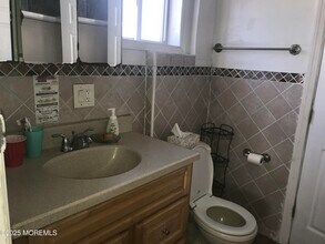 11 Lakeview Rd in Deal, NJ - Building Photo - Building Photo