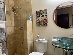 905 Prospect Ave, Unit B in Austin, TX - Building Photo - Building Photo