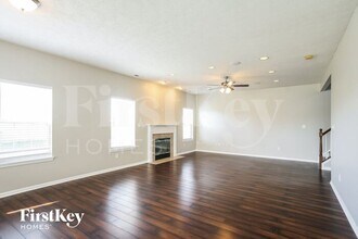 3526 Firethorn Drive in Whitestown, IN - Building Photo - Building Photo