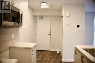 701 Glenroy Gilbert Dr in Ottawa, ON - Building Photo - Building Photo