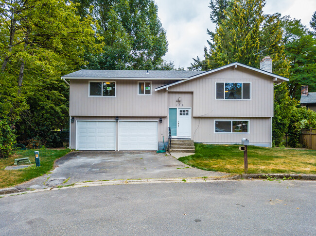 property at 105 S 357th St