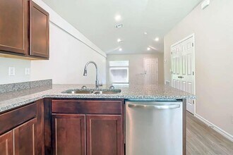 9235 Tacoma Ave in Englewood, FL - Building Photo - Building Photo
