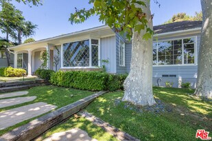 11339 Thurston Pl in Los Angeles, CA - Building Photo