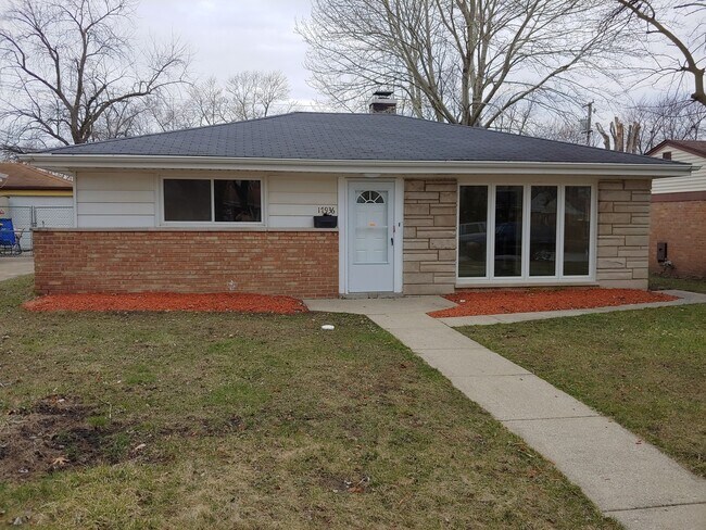 property at 17936 Wildwood Ave