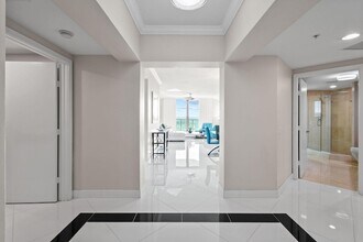 3610 Gardens Pkwy, Unit 703A in Palm Beach Gardens, FL - Foto de edificio - Building Photo