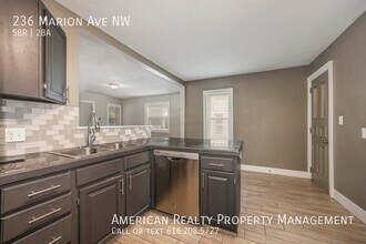 236 Marion Ave NW in Grand Rapids, MI - Building Photo - Building Photo