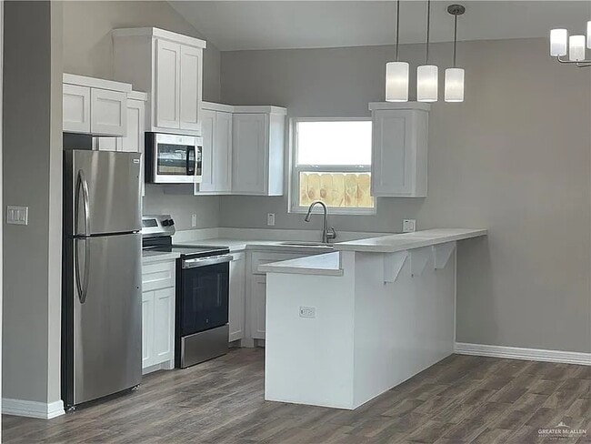 605 Sparrow Rd, Unit 1 in Weslaco, TX - Building Photo - Building Photo