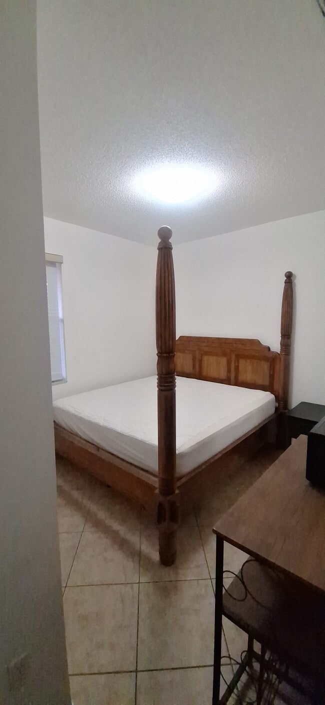 property at 4009 Meadowlark Dr