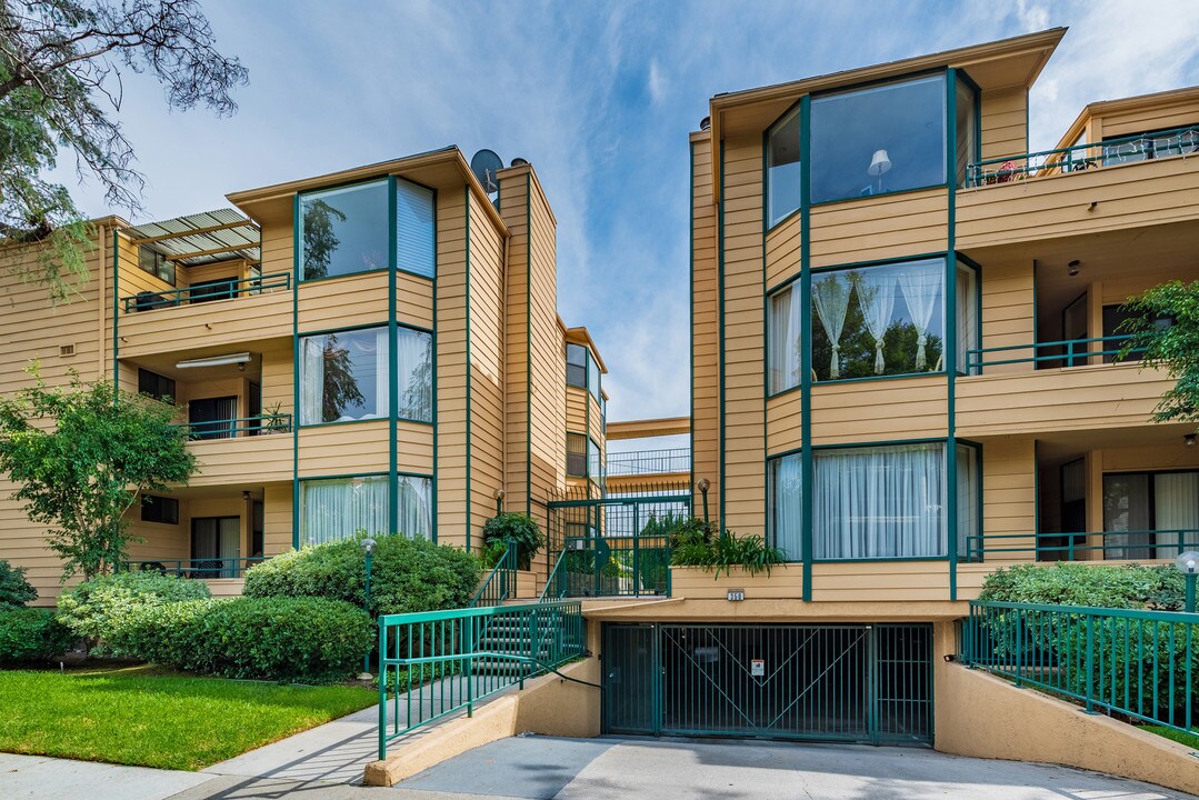 350 W Loraine St, Unit 101 in Glendale, CA - Building Photo