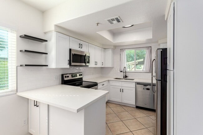 1825 W Ray Rd in Chandler, AZ - Foto de edificio - Building Photo