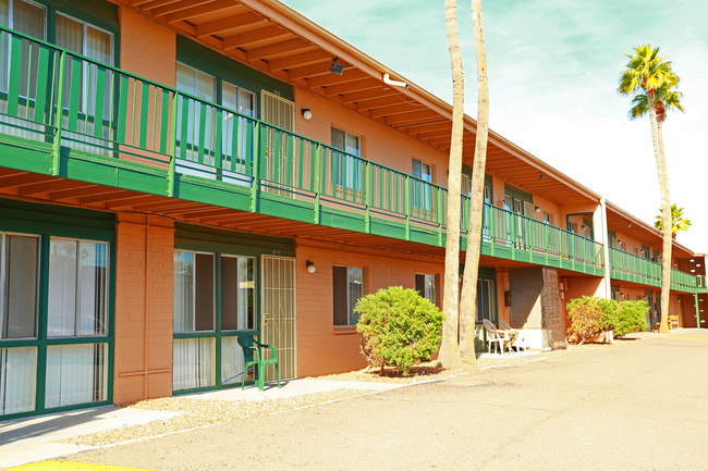 The Royal El Con Apartments in Tucson, AZ - Building Photo - Building Photo