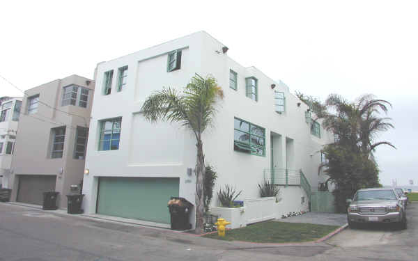 2501 Ocean Front in Venice, CA - Building Photo