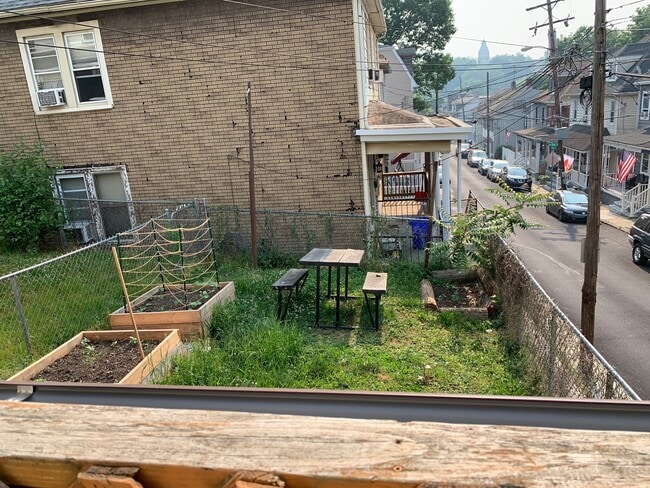 41 N 8th St, Unit 1 in Easton, PA - Building Photo - Building Photo