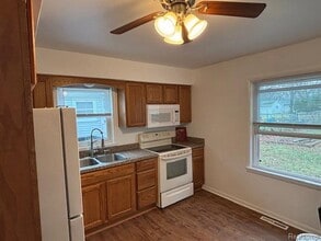 805 Hartner St in Holly, MI - Foto de edificio - Building Photo