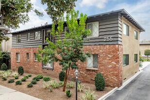 255 S Madison Ave in Pasadena, CA - Building Photo