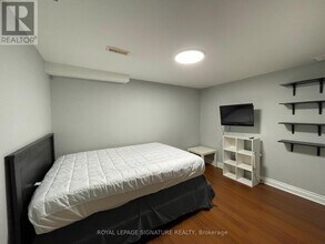 157 Rouge River Dr in Toronto, ON - Building Photo - Building Photo