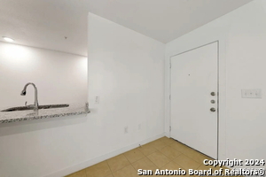 903 Canterbury Dr in San Antonio, TX - Foto de edificio - Building Photo