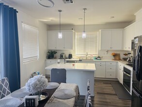 36434 Flint Dr in Winchester, CA - Building Photo - Building Photo