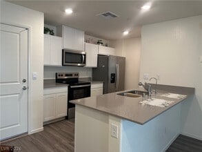 4926 Fern Mesa Ave in Enterprise, NV - Building Photo - Building Photo