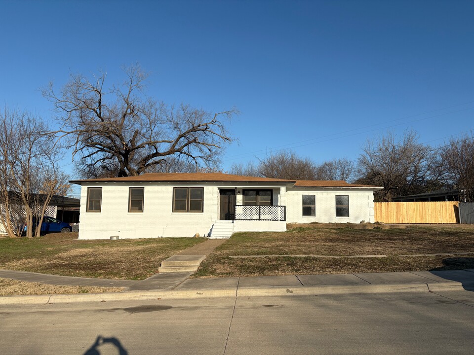 5309 Patterson Dr in Fort Worth, TX - Building Photo