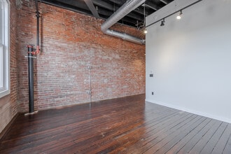 424 Main Street Luxury Apartments in Middletown, CT - Foto de edificio - Interior Photo