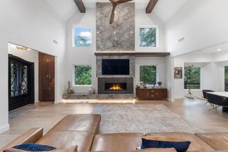 14335 Hillshire Dr in Willis, TX - Building Photo - Building Photo