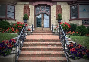 300 E 3rd St, Unit 2E