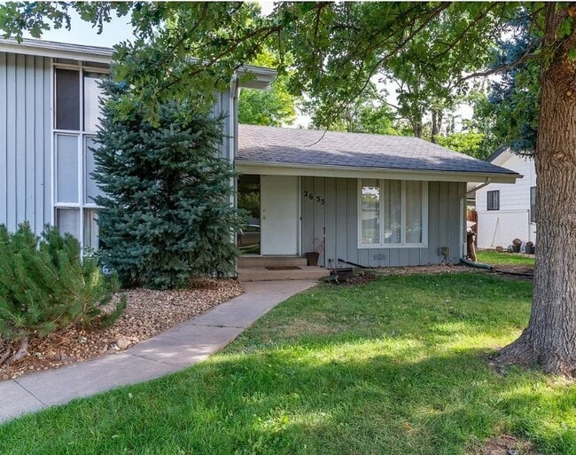 property at 2633 Sherwood Cir