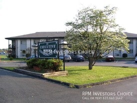 613 Hillsboro Rd in Franklin, TN - Building Photo