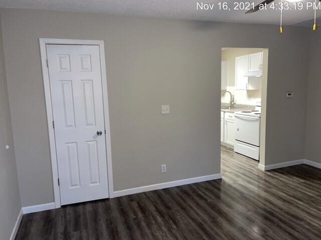 1009 N 5th St in Riverton, IL - Building Photo