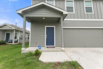 14313 Sandrock Bnd in Pflugerville, TX - Building Photo - Building Photo